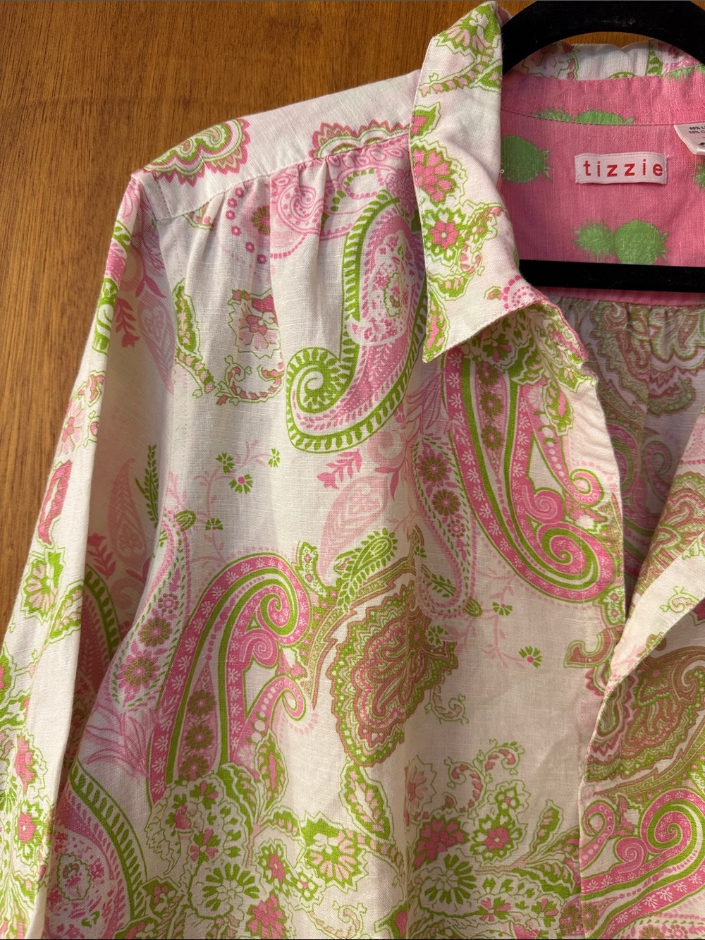 Tizzie Women's Pink & Green Linen and Cotton Paisley Button-Front Tunic - Picture 3 of 9